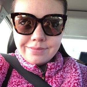 Meet your Posher, Christy